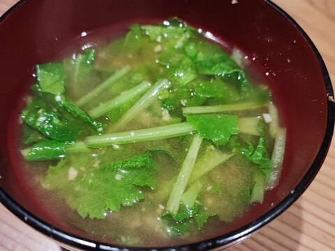 さっと仕上がる菜っぱの味噌汁